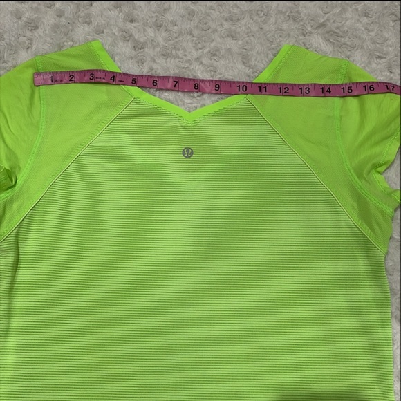 Lululemon Neon Green short sleeve V-Neck Active Shirt IUC. M/L - Picture 7 of 11